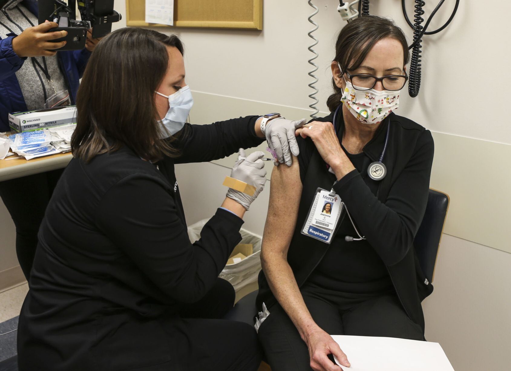 First COVID-19 Vaccine administered in St. Louis region at Mercy Hospital South